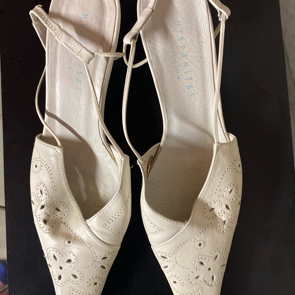 Hispanitas Cream sling back